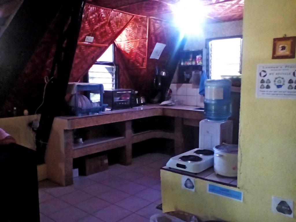 Lennon'S Place Backpacker Hostel Panglao Δωμάτιο φωτογραφία