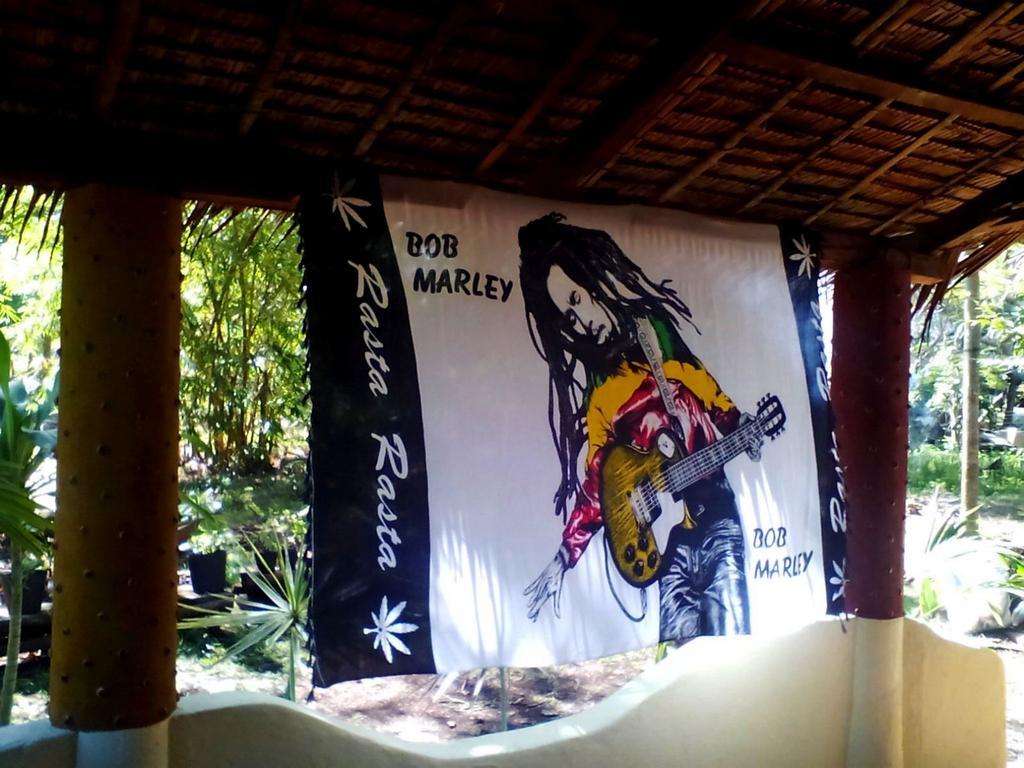 Lennon'S Place Backpacker Hostel Panglao Εξωτερικό φωτογραφία