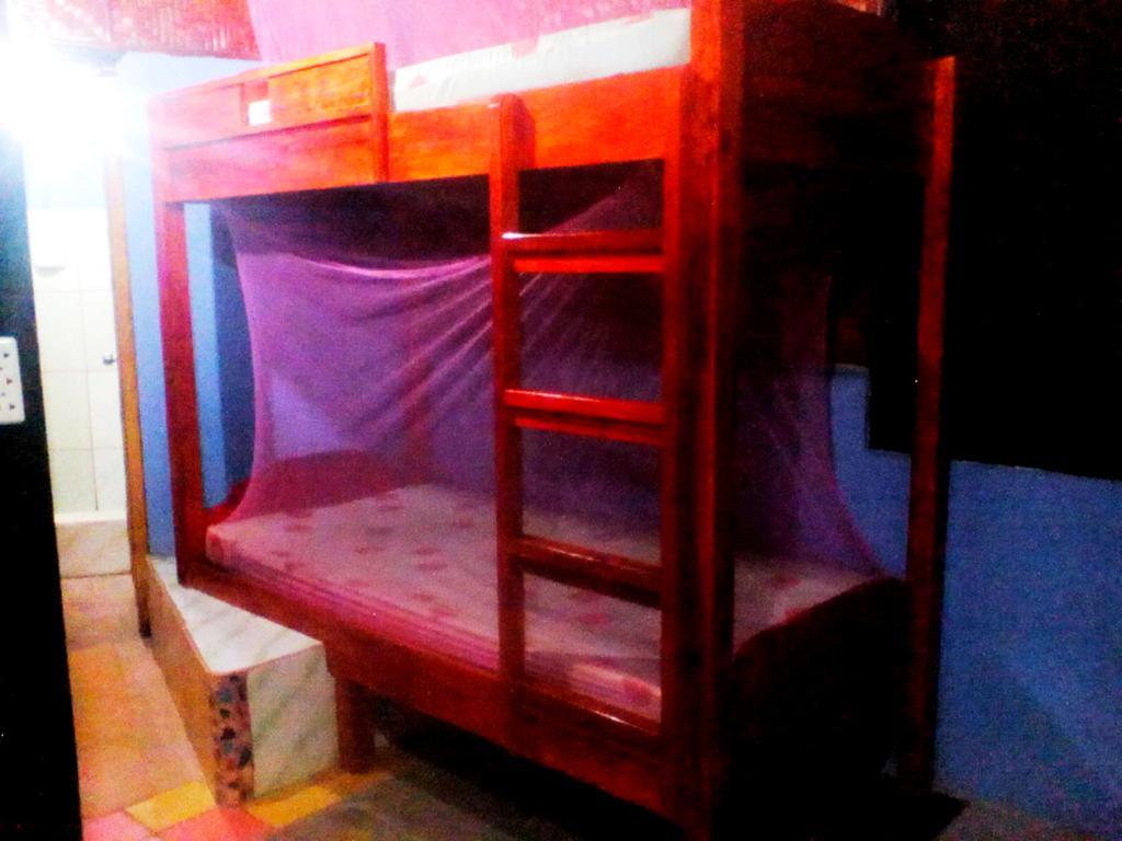 Lennon'S Place Backpacker Hostel Panglao Εξωτερικό φωτογραφία